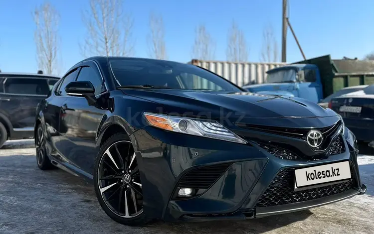 Toyota Camry 2018 годаүшін13 700 000 тг. в Актобе