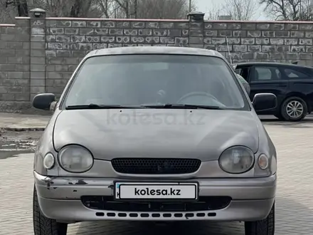 Toyota Corolla 1997 года за 1 100 000 тг. в Алматы – фото 2