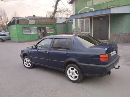 Volkswagen Vento 1996 года за 1 100 000 тг. в Алматы – фото 6
