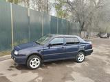Volkswagen Vento 1996 года за 1 100 000 тг. в Алматы – фото 5