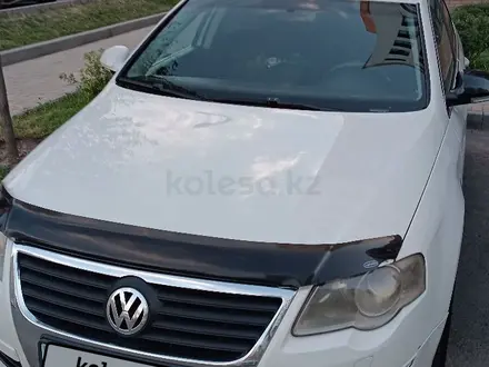 Volkswagen Passat 2009 года за 4 350 000 тг. в Алматы – фото 11