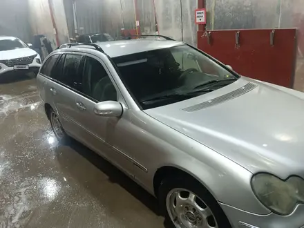 Mercedes-Benz C 200 2001 года за 2 500 000 тг. в Астана – фото 4