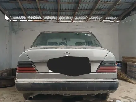 Mercedes-Benz E 200 1990 года за 800 000 тг. в Алматы