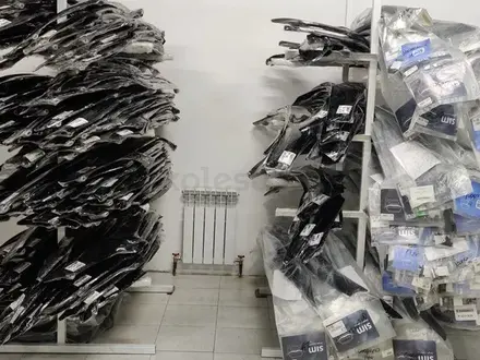 Ветровики, Мухобойки на Toyota за 5 000 тг. в Алматы – фото 2