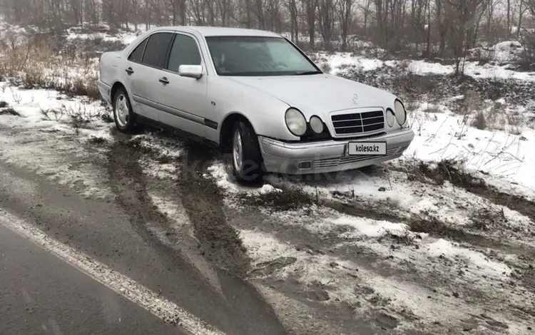 Mercedes-Benz E 200 1996 годаfor1 000 000 тг. в Семей