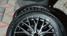 Зимние шины Dunlop winter maxx с дисками за 470 000 тг. в Алматы