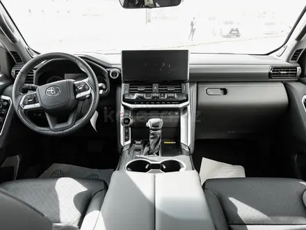 Toyota Land Cruiser Premium+ 2026 года за 71 640 160 тг. в Актау – фото 18