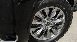 Toyota Land Cruiser Premium+ 2025 года за 76 690 000 тг. в Уральск – фото 3