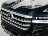 Toyota Land Cruiser Premium+ 2025 года за 76 690 000 тг. в Уральск – фото 4