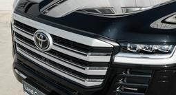 Toyota Land Cruiser Premium+ 2025 года за 76 690 000 тг. в Уральск – фото 4