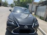 Lexus ES 250 2022 года за 25 000 000 тг. в Алматы