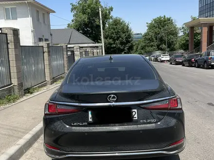 Lexus ES 250 2022 года за 25 000 000 тг. в Алматы – фото 5