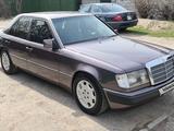 Mercedes-Benz E 230 1992 года за 2 400 000 тг. в Алматы – фото 2