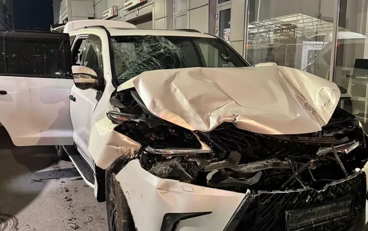 Lexus LX 570 2018 года за 35 000 000 тг. в Астана