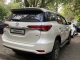 Toyota Fortuner 2021 года за 27 700 000 тг. в Алматы – фото 2