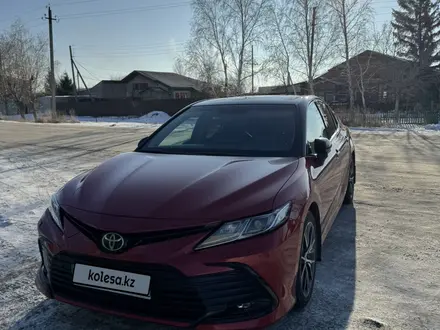 Toyota Camry 2021 года за 15 750 000 тг. в Экибастуз – фото 4