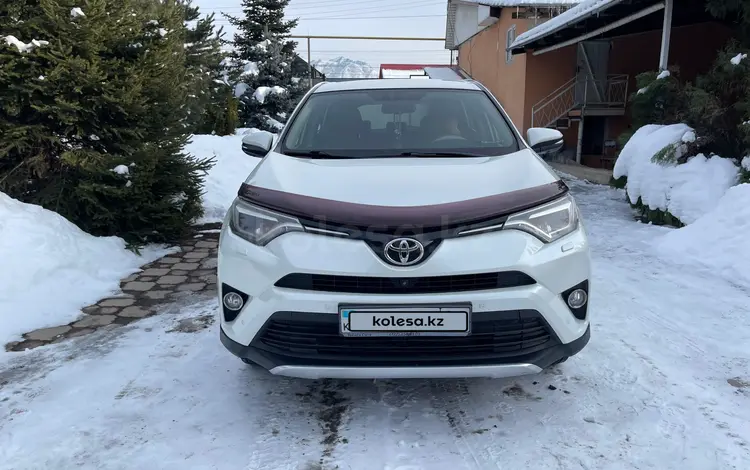 Toyota RAV4 2016 годаfor12 000 000 тг. в Алматы