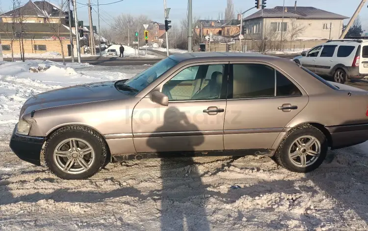 Mercedes-Benz C 180 1994 годаfor1 000 000 тг. в Астана