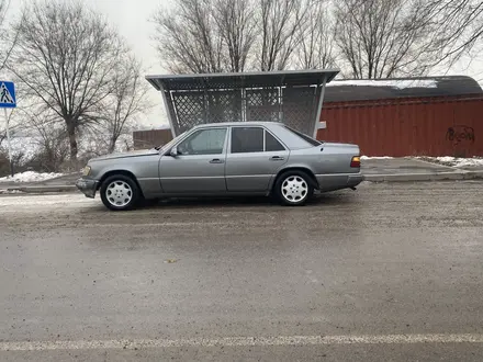 Mercedes-Benz E 230 1991 года за 1 500 000 тг. в Алматы