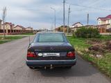 Mercedes-Benz E 220 1993 года за 2 200 000 тг. в Астана – фото 4