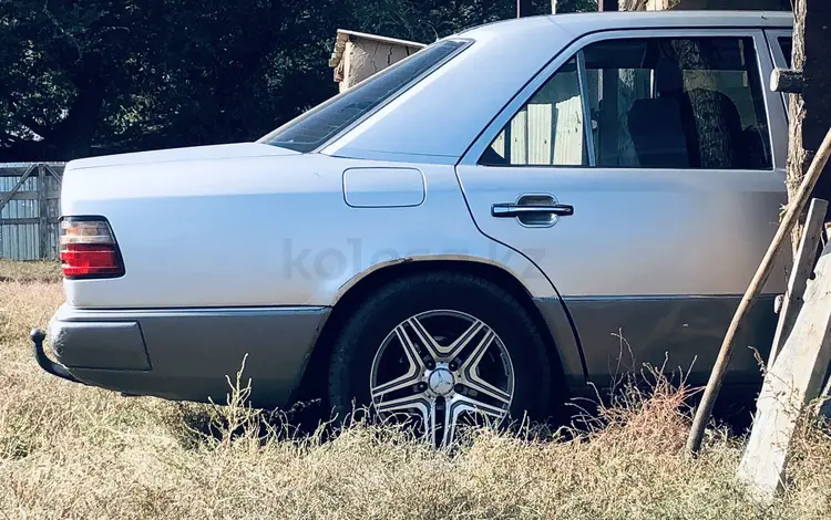 Mercedes-Benz E 230 1991 годаfor1 150 000 тг. в Урджар