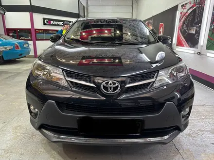 Toyota RAV4 2013 года за 9 800 000 тг. в Караганда