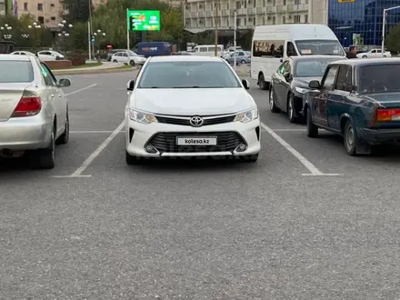 Toyota Camry 2015 года за 10 500 000 тг. в Шымкент