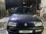 Volkswagen Vento 1993 года за 850 000 тг. в Тараз