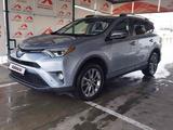 Toyota RAV4 2017 годаfor9 950 000 тг. в Алматы