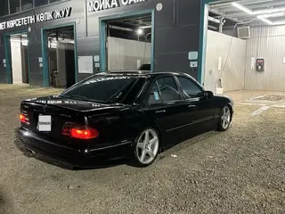 Mercedes-Benz E 55 AMG