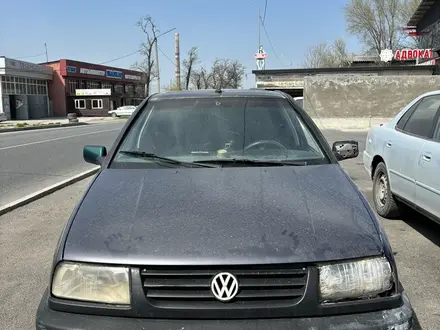 Volkswagen Vento 1993 года за 600 000 тг. в Шымкент