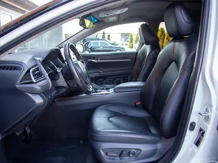 Toyota Camry 2021 года за 12 600 000 тг. в Алматы – фото 10