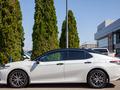 Toyota Camry 2021 годаүшін12 600 000 тг. в Алматы – фото 3