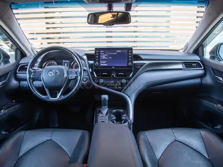 Toyota Camry 2021 года за 12 600 000 тг. в Алматы – фото 12