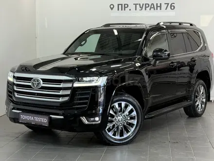 Toyota Land Cruiser Premium 2022 года за 52 500 000 тг. в Астана