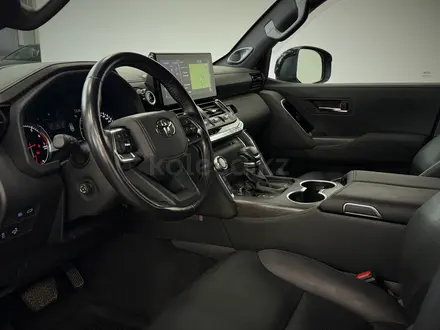 Toyota Land Cruiser Premium 2022 года за 52 500 000 тг. в Астана – фото 15