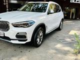 BMW X5 2020 года за 34 800 000 тг. в Алматы – фото 2