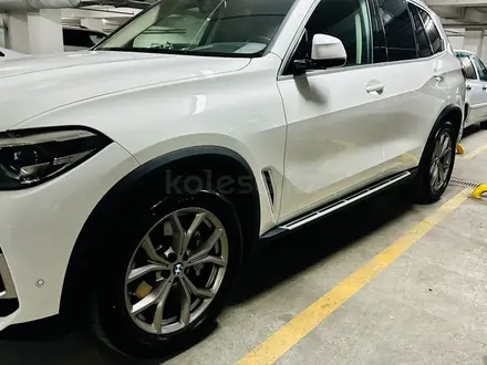 BMW X5 2020 года за 34 800 000 тг. в Алматы – фото 5