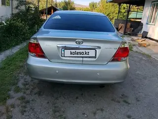 Toyota Camry 2004 г