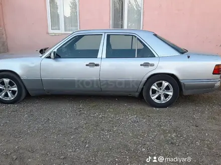 Mercedes-Benz E 220 1994 года за 1 350 000 тг. в Актобе – фото 7