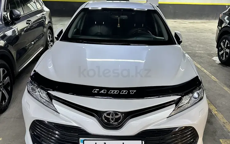 Toyota Camry 2019 года за 13 900 000 тг. в Шымкент