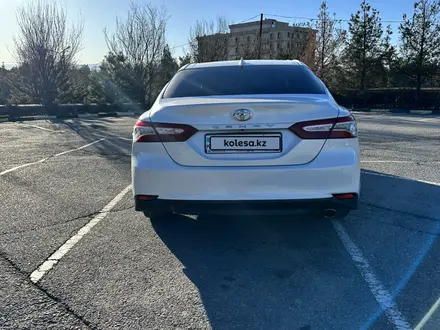 Toyota Camry 2019 года за 13 900 000 тг. в Шымкент – фото 6