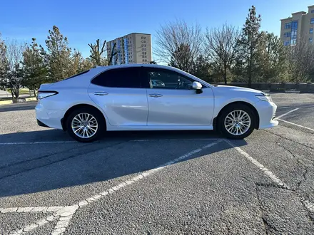 Toyota Camry 2019 года за 13 900 000 тг. в Шымкент – фото 8