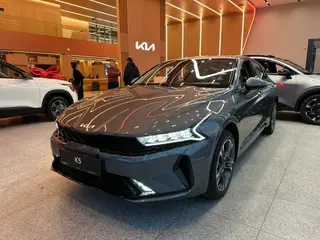 Kia K5 Luxe