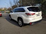 Toyota Highlander 2015 годаfor10 000 000 тг. в Актобе – фото 2