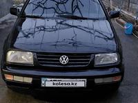 Volkswagen Vento 1994 годаfor1 600 000 тг. в Шымкент