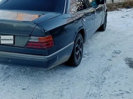 Mercedes-Benz E 200 1993 года за 2 000 000 тг. в Лисаковск – фото 2