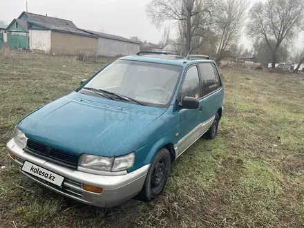 Mitsubishi Space Runner 1995 года за 700 000 тг. в Шелек – фото 2