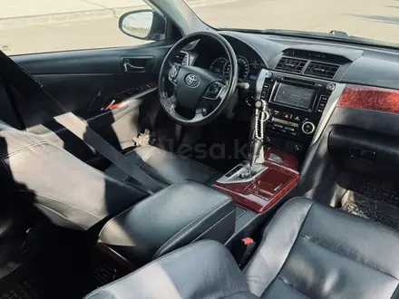 Toyota Camry 2014 года за 9 100 000 тг. в Семей – фото 15
