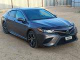 Toyota Camry 2018 года за 10 700 000 тг. в Атырау – фото 3